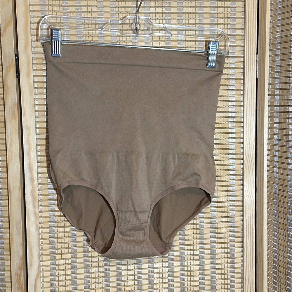 Elastic Waistband Tummy Tamer High Waisted Shaping Panty 26 Inch Waist No Tags